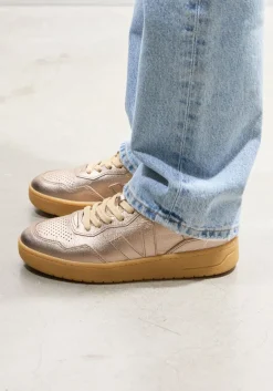 VEJA lage sneakers v-90 bronskleurig Discount