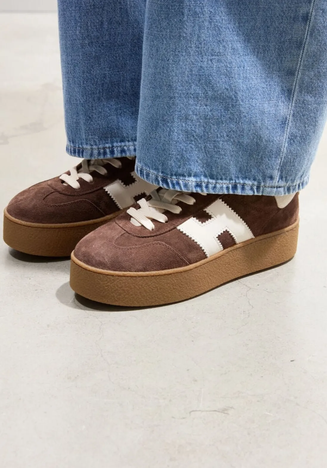 HOGAN e lage sneakers h681 allacciato h bruin Discount