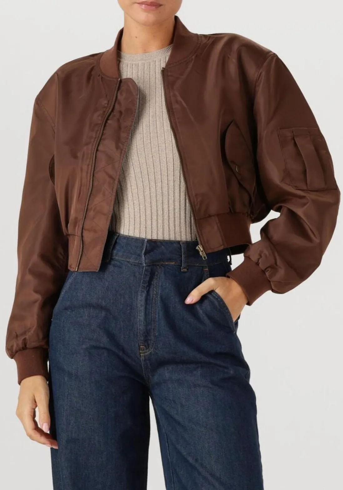 IBANA e jack joseph bruin Hot