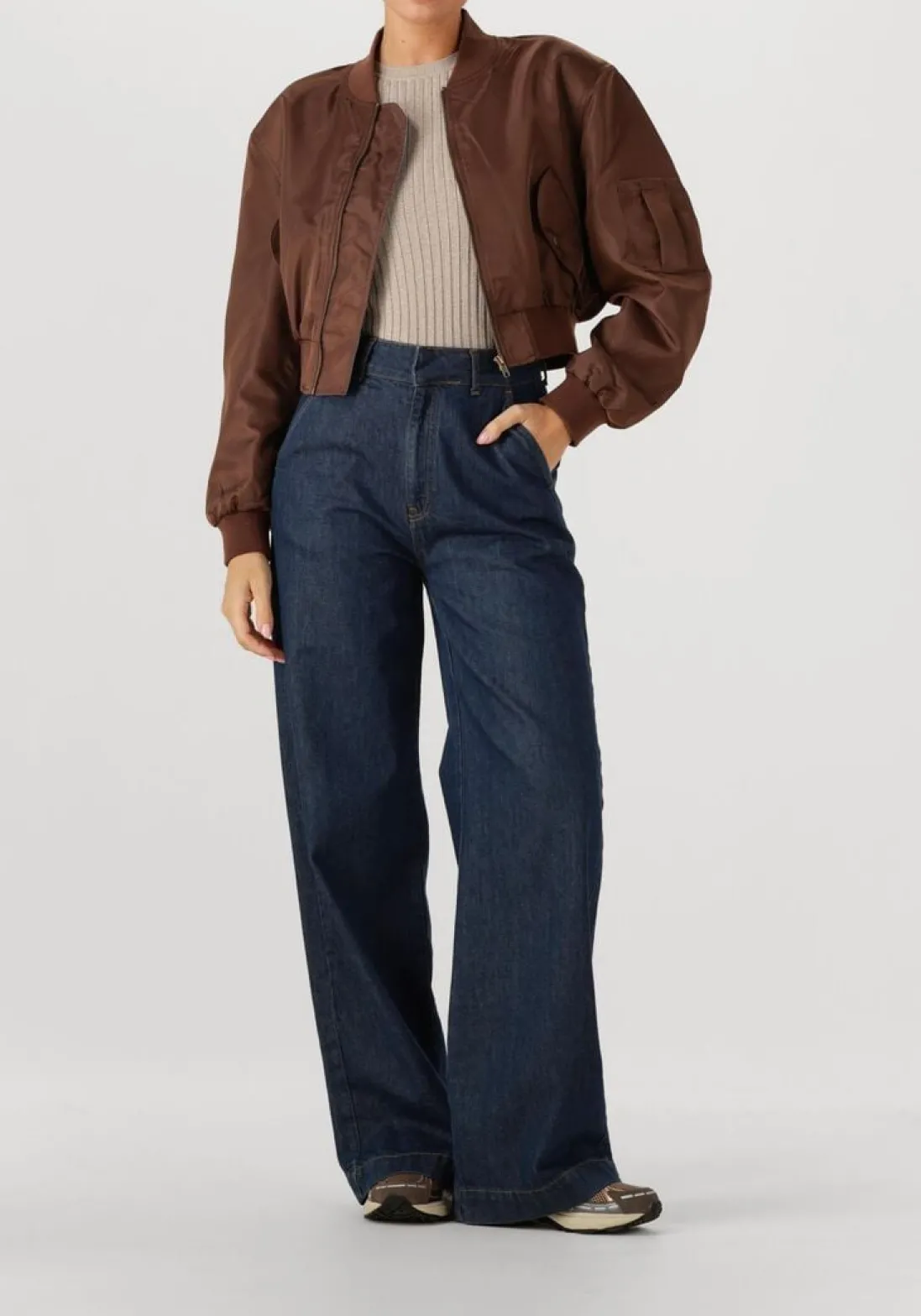 IBANA e jack joseph bruin Hot