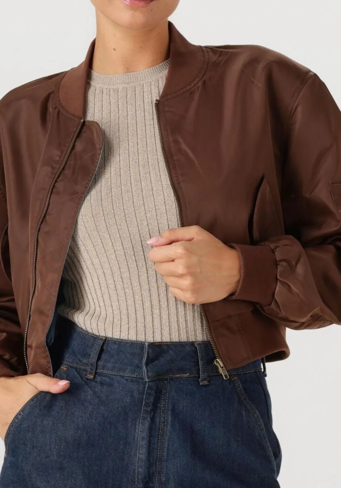 IBANA e jack joseph bruin Hot