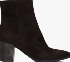 LINA LOCCHI e enkellaarsjes at 156 bruin Outlet