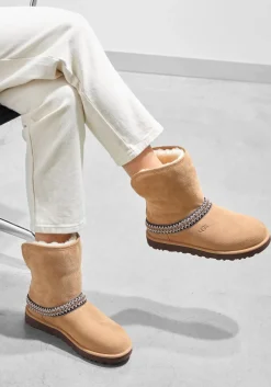 UGG vachtlaarzen classic short crescent cognac Hot
