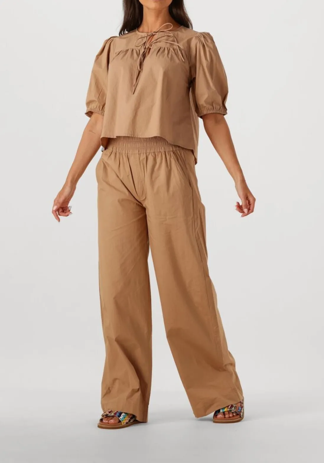 TORAL slippers ares gebroken wit Online