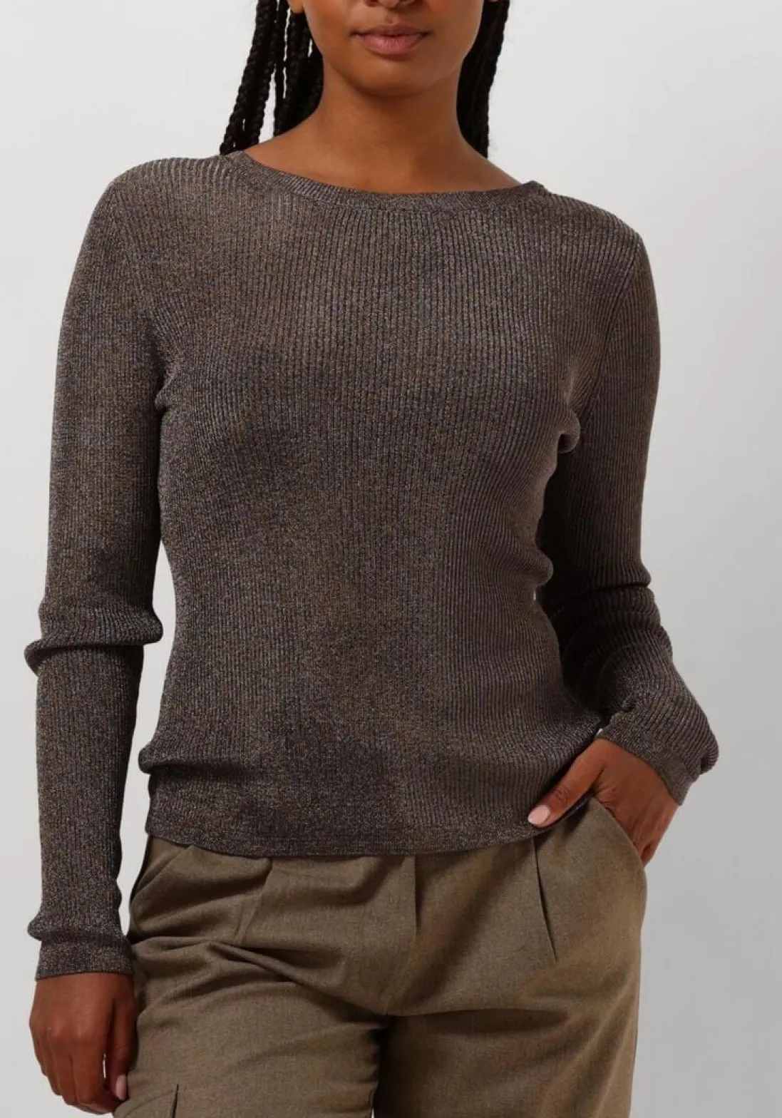 GESTUZ grijze t-shirt silvigz deep back blouse grijs