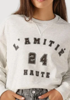 HAUTE L'AMITIÉ lichtgrijze haute l'amitié trui college curve sweat lichtgrijs Online