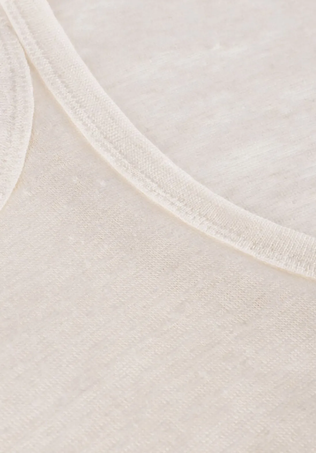 RESORT FINEST te top tank top wit New