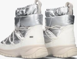 UGG en snowboots yose puffer mid metallic zilver