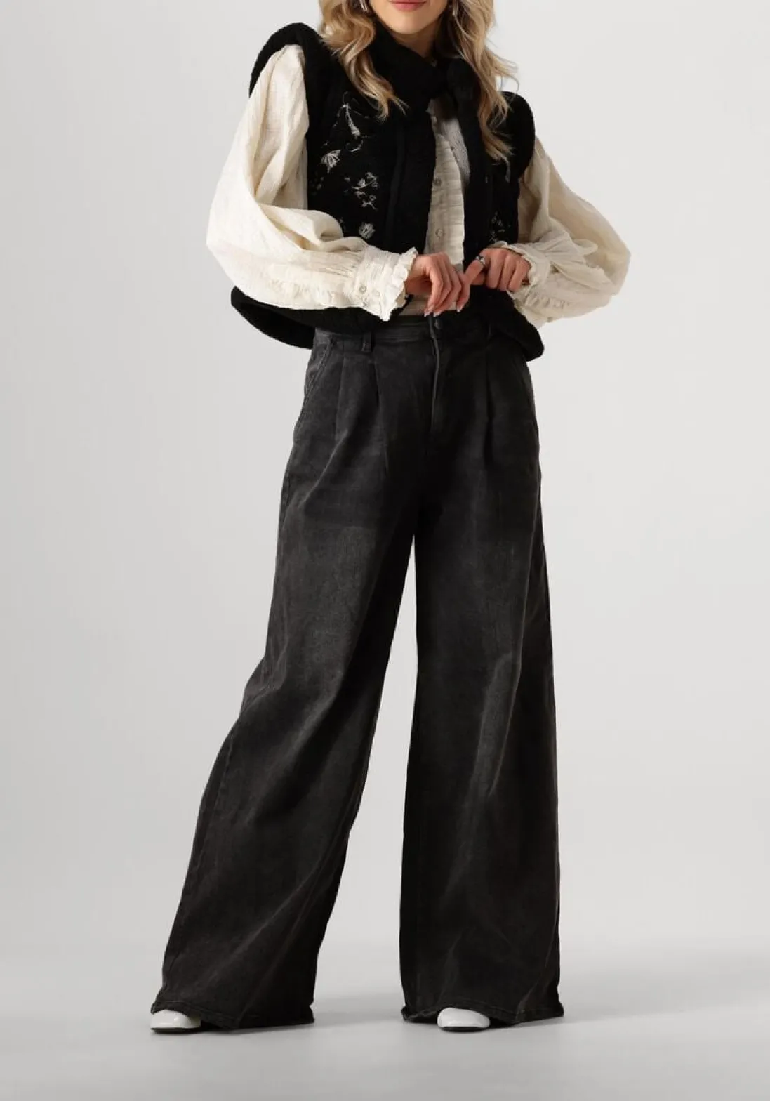 ANTIK BATIK e gilet saliba gilet zwart Discount